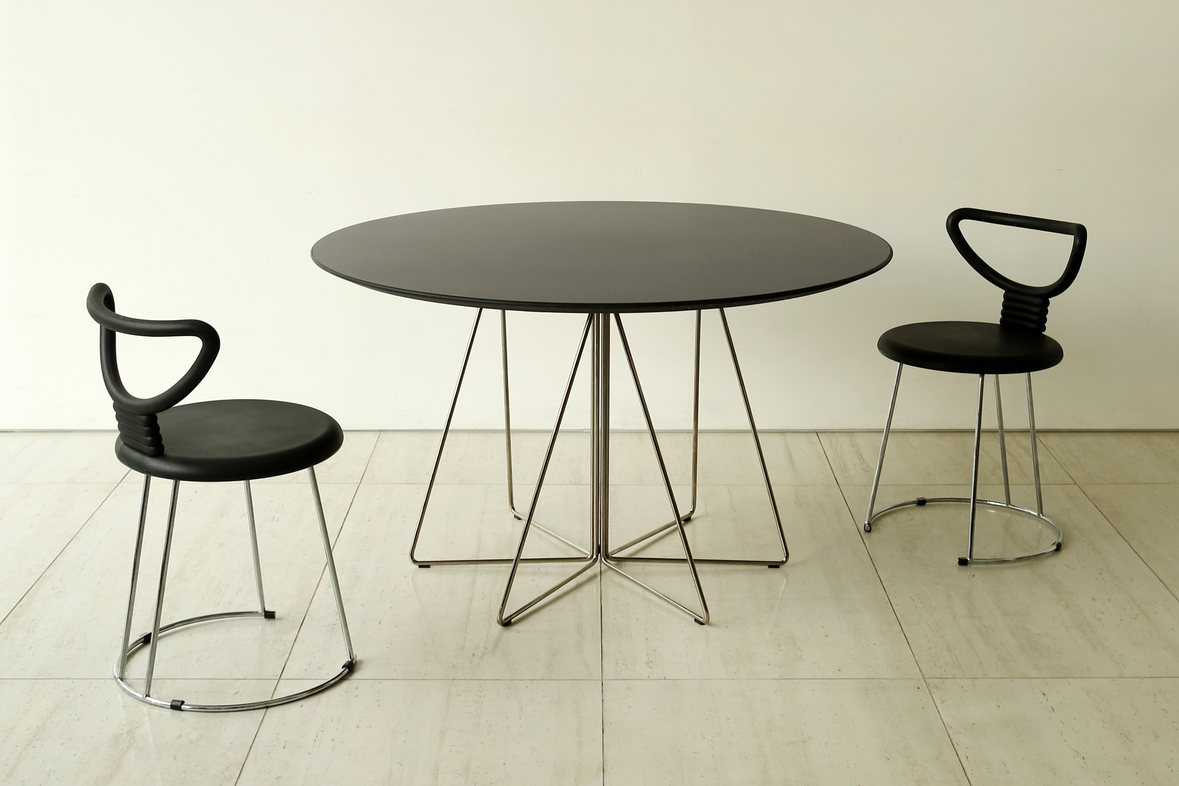 [Knoll] Paperclip Table | AndersonC